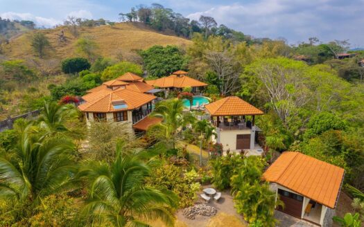 Architectural Masterpiece in Atenas is a Haven for Discerning Taste – 400052010049