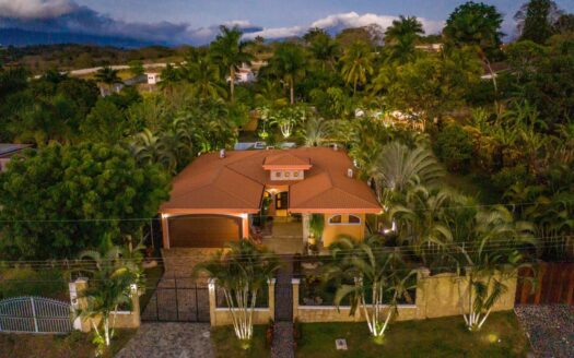 Lovely home in gated community of La Garita – 40005152578