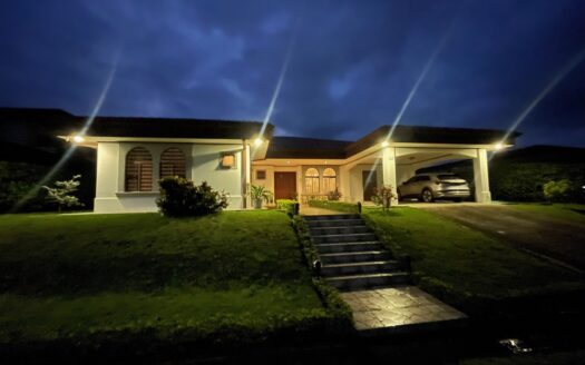 Elegant home in exclusive section Las Vueltas, Los Reyes – 40005152868
